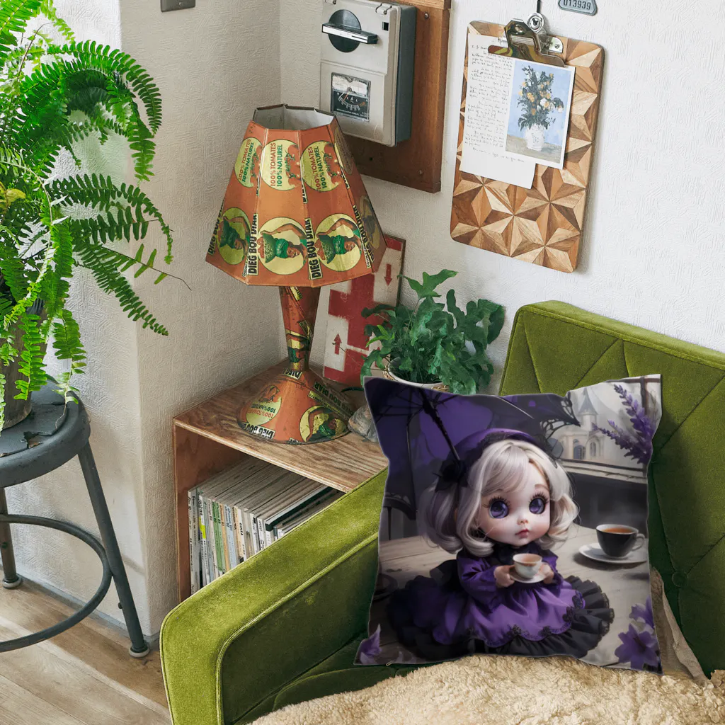 【ホラー専門店】ジルショップの黒と紫のゴシックドール Cushion