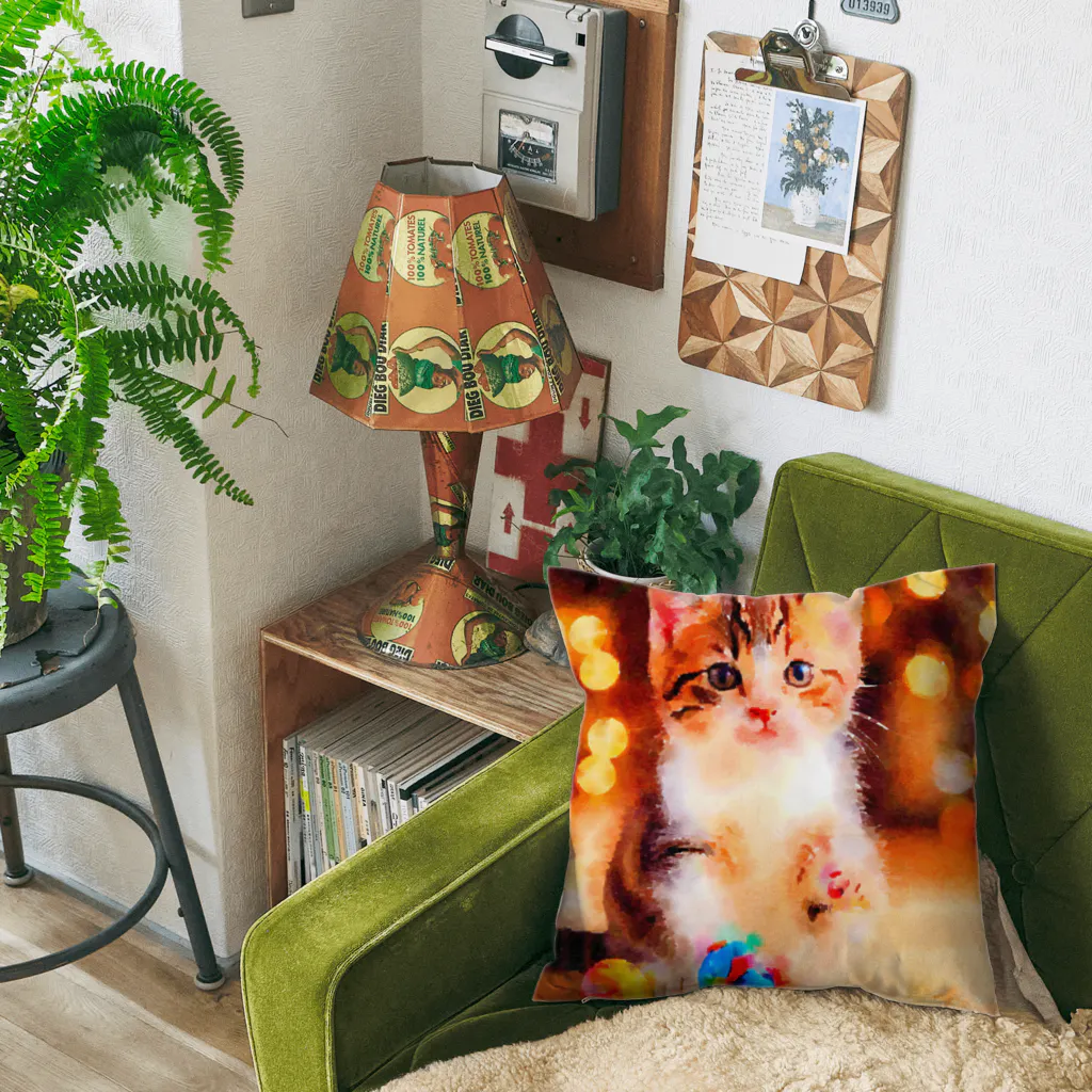 猫好きの谷の猫の水彩画/キジシロねこのイラスト/おもちゃで遊ぶキジ白ネコ Cushion