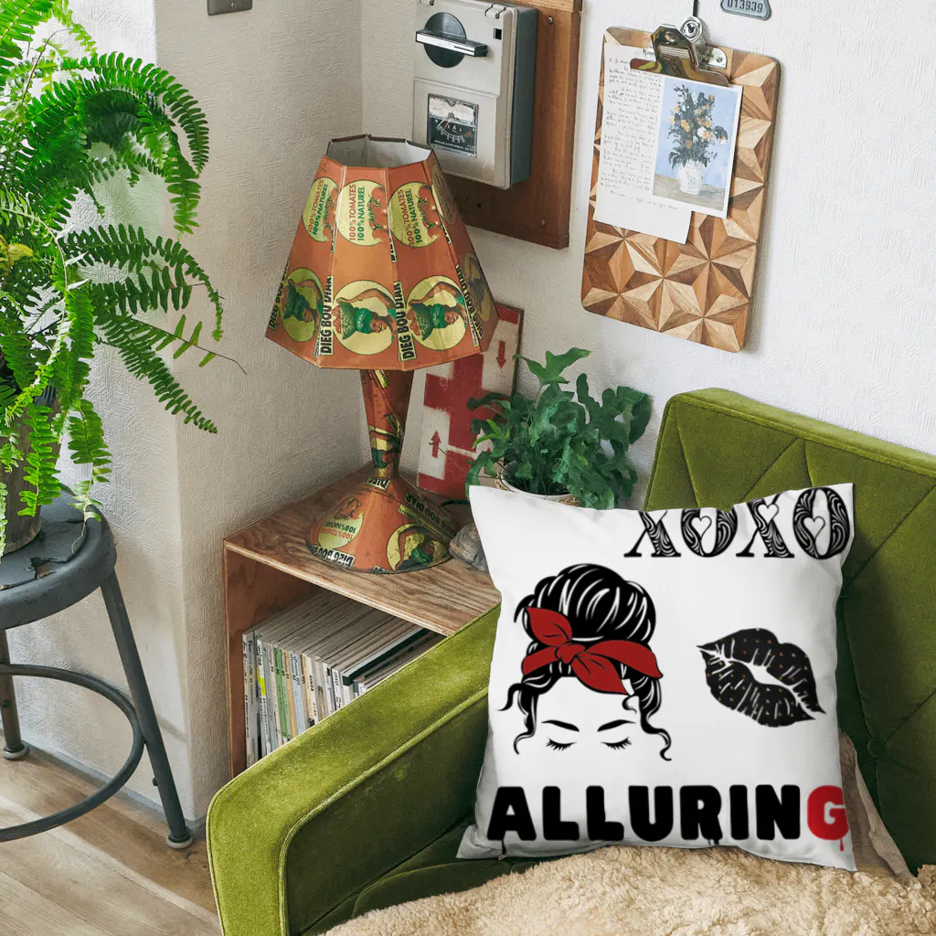 CHIBE86の「Bold Expressions」 Cushion