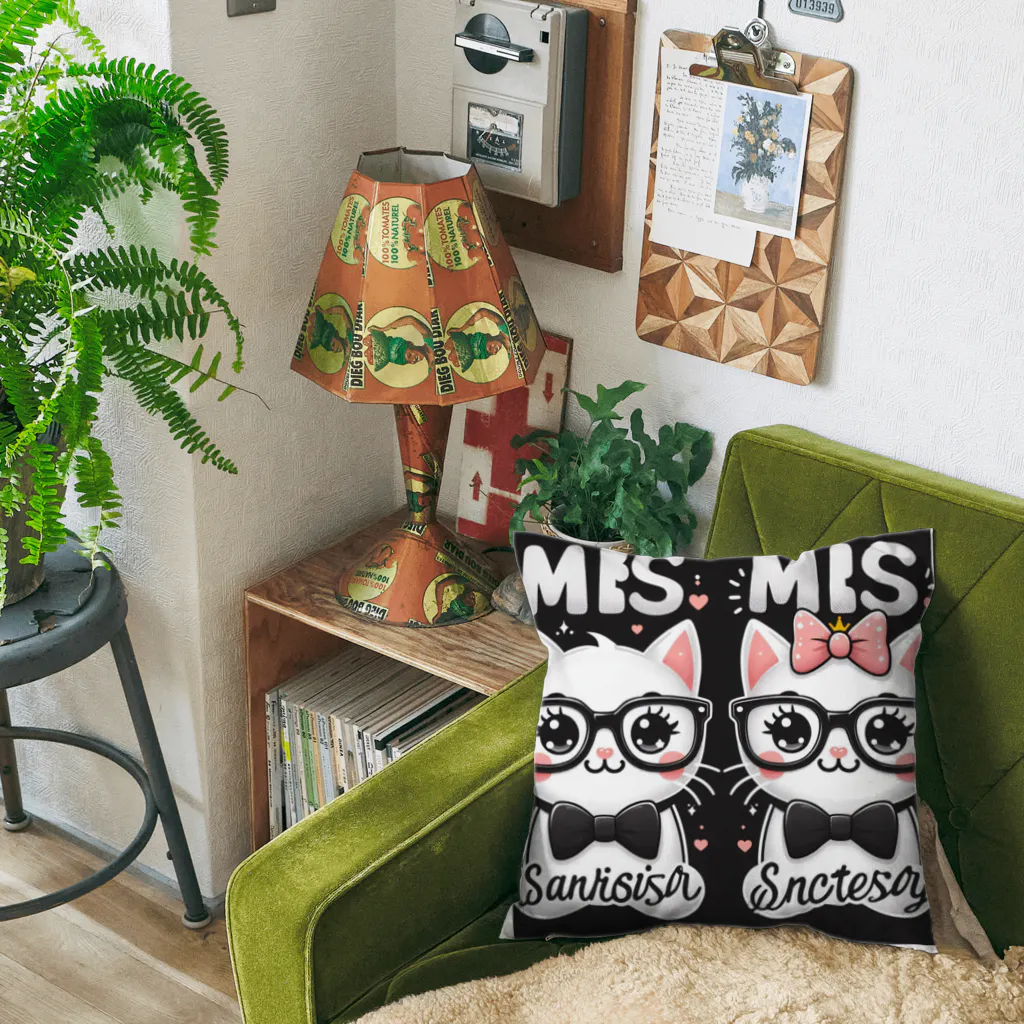 MKYU4の可愛い男女の猫たち Cushion