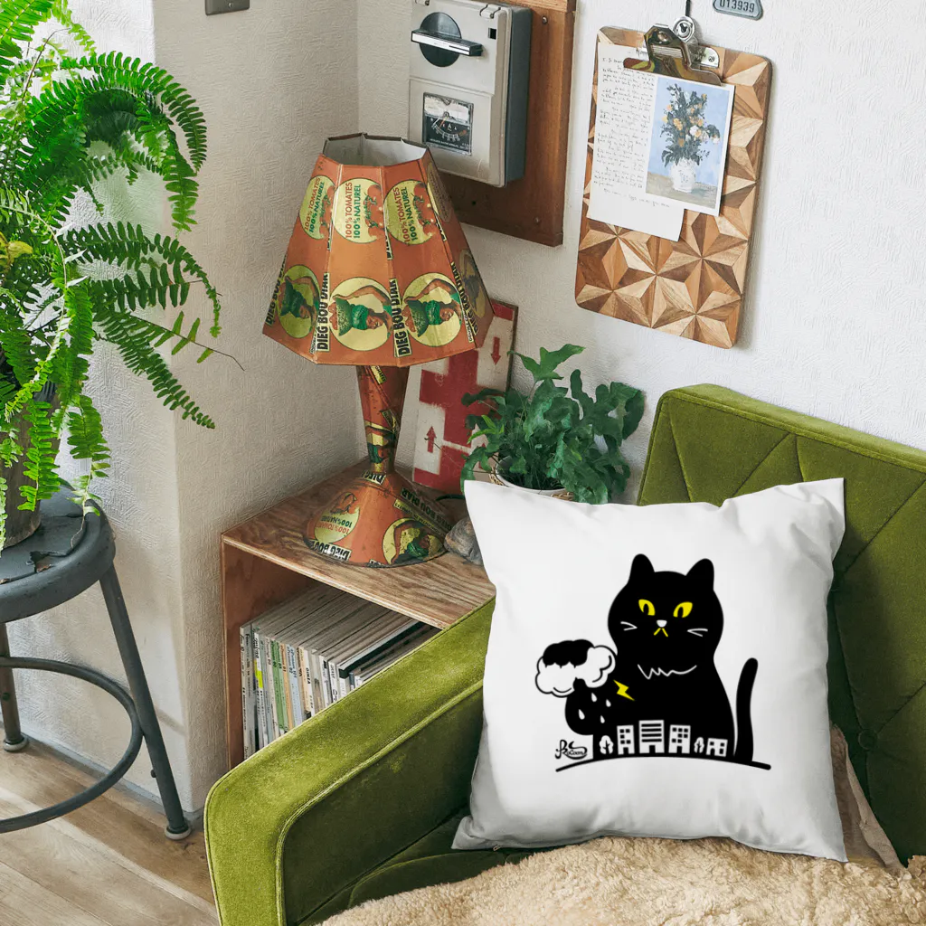 kocoon（コクーン）の嵐を招く黒猫 Cushion