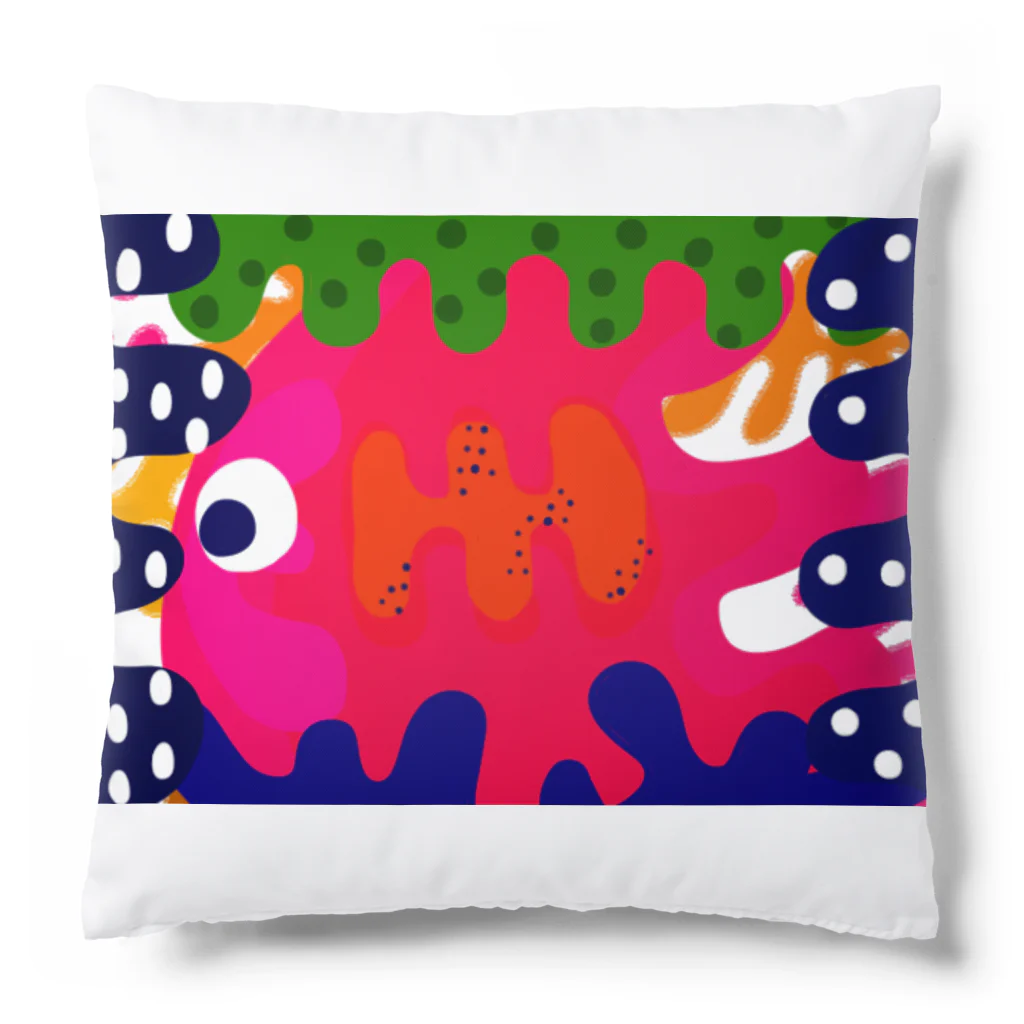 ymuseumのサンゴに隠れる魚 Cushion