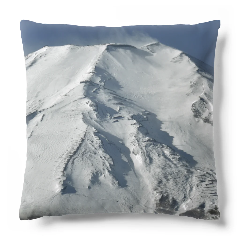 下田村の冠雪した富士山_003 Cushion