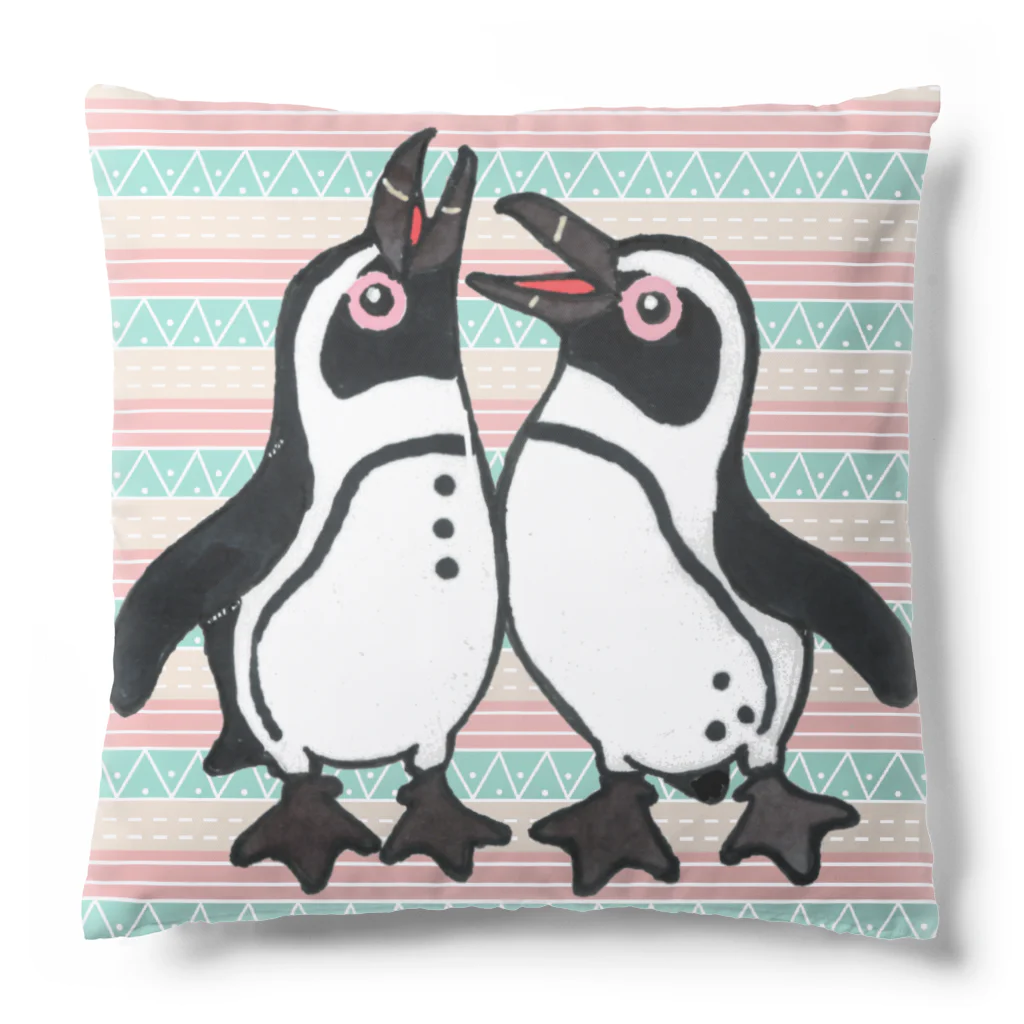 penguininkoの仲良く鳴き合うケープペンギン🐧背景ありB Cushion