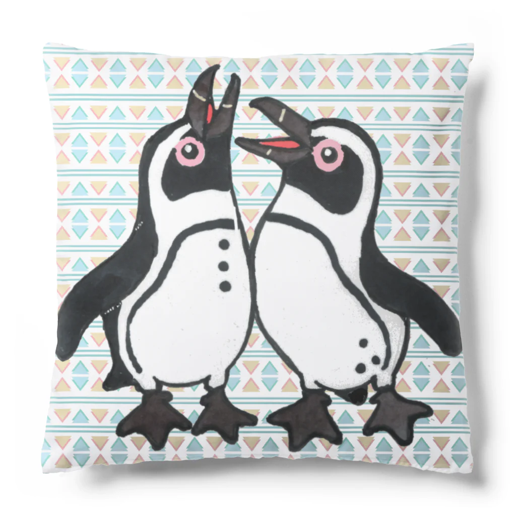 penguininkoの仲良く鳴き合うケープペンギン🐧背景ありC Cushion