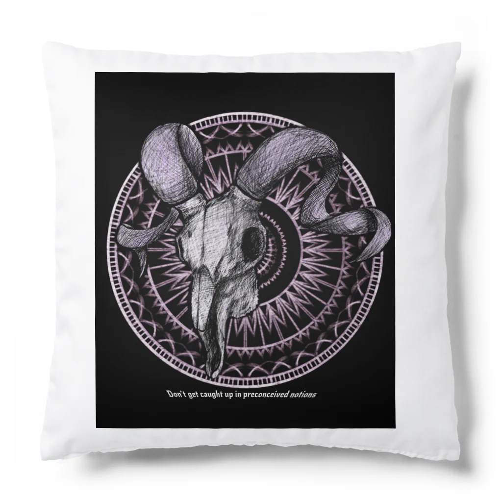 Ashuu‘s galleryのBONEｰgoatｰ Cushion