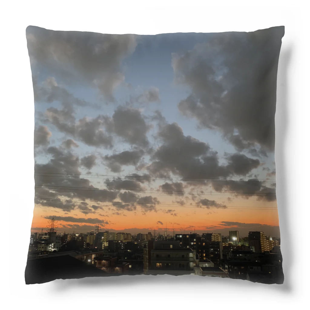 スギノワカバの空（雲多め） Cushion