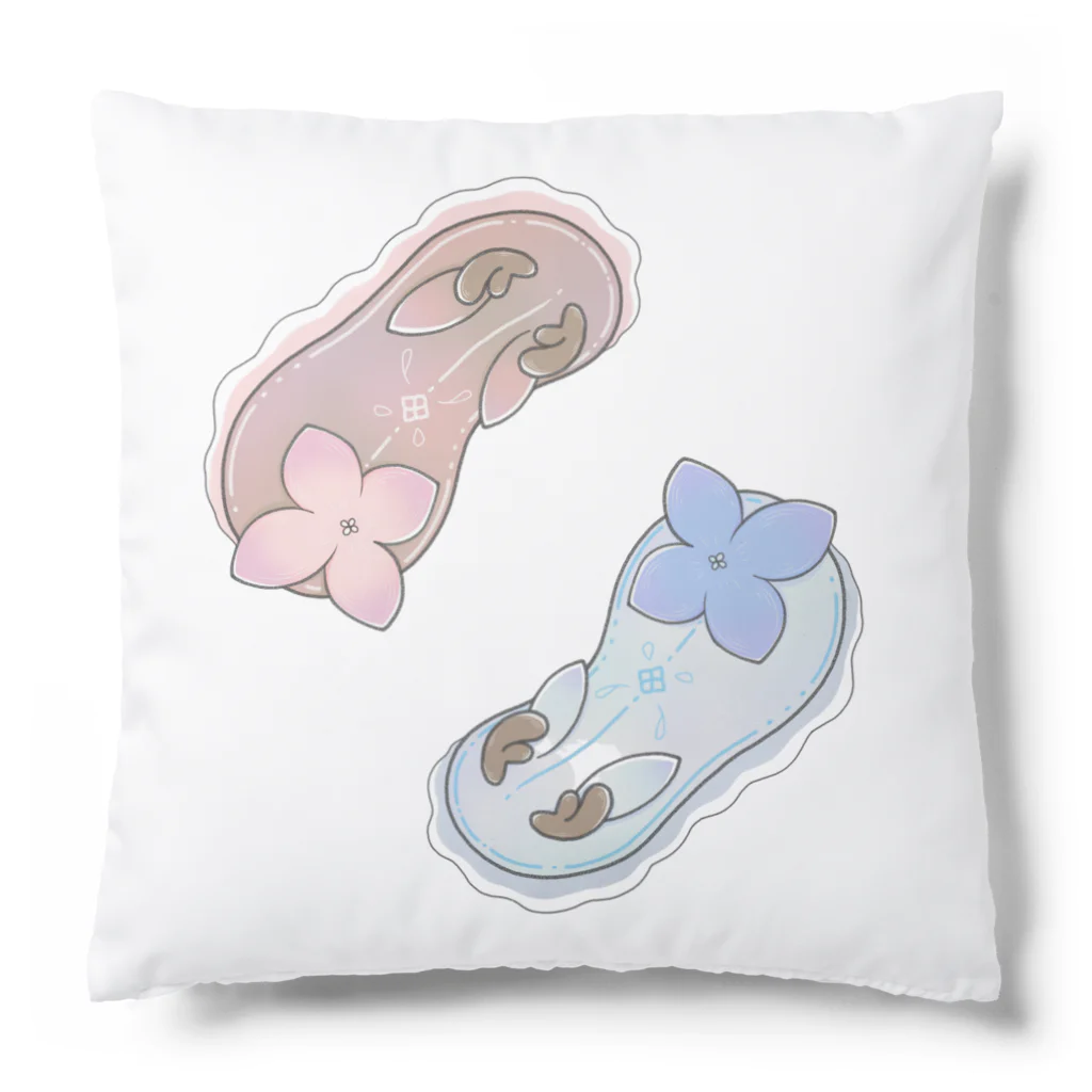 Jackalope Houseのツノアリウサギアジサイモドキウミウシ 2匹ver. Cushion