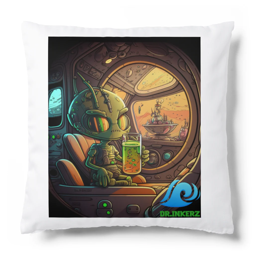 Dr.inkerzの宇宙人は地球の飲み物が大好き Cushion