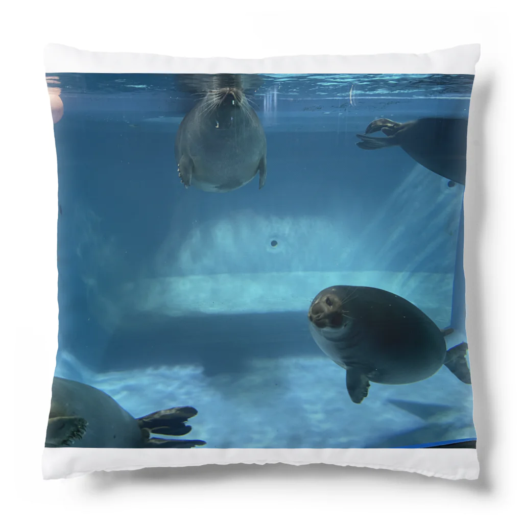 桜の水族館 Cushion