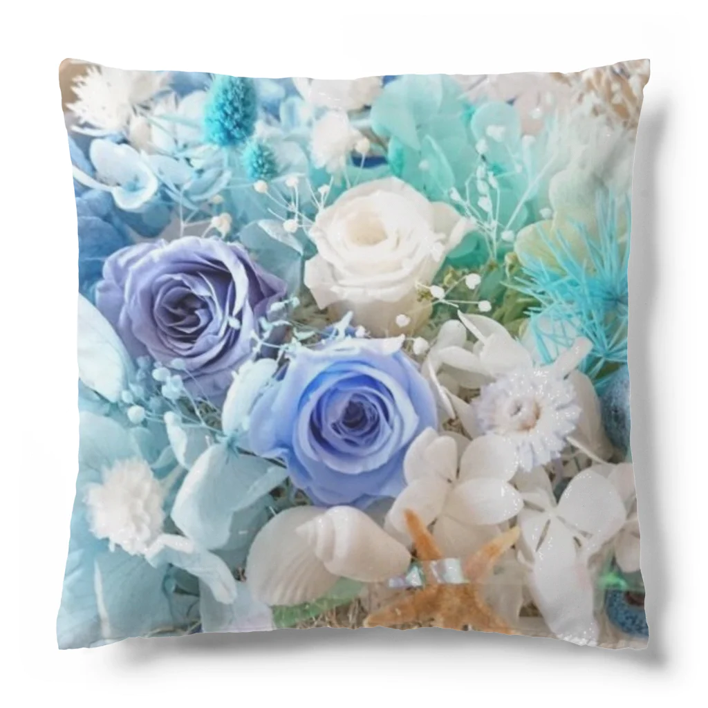 meke flowersのマリンブルーローズとシェルのおしゃれな花柄 Cushion