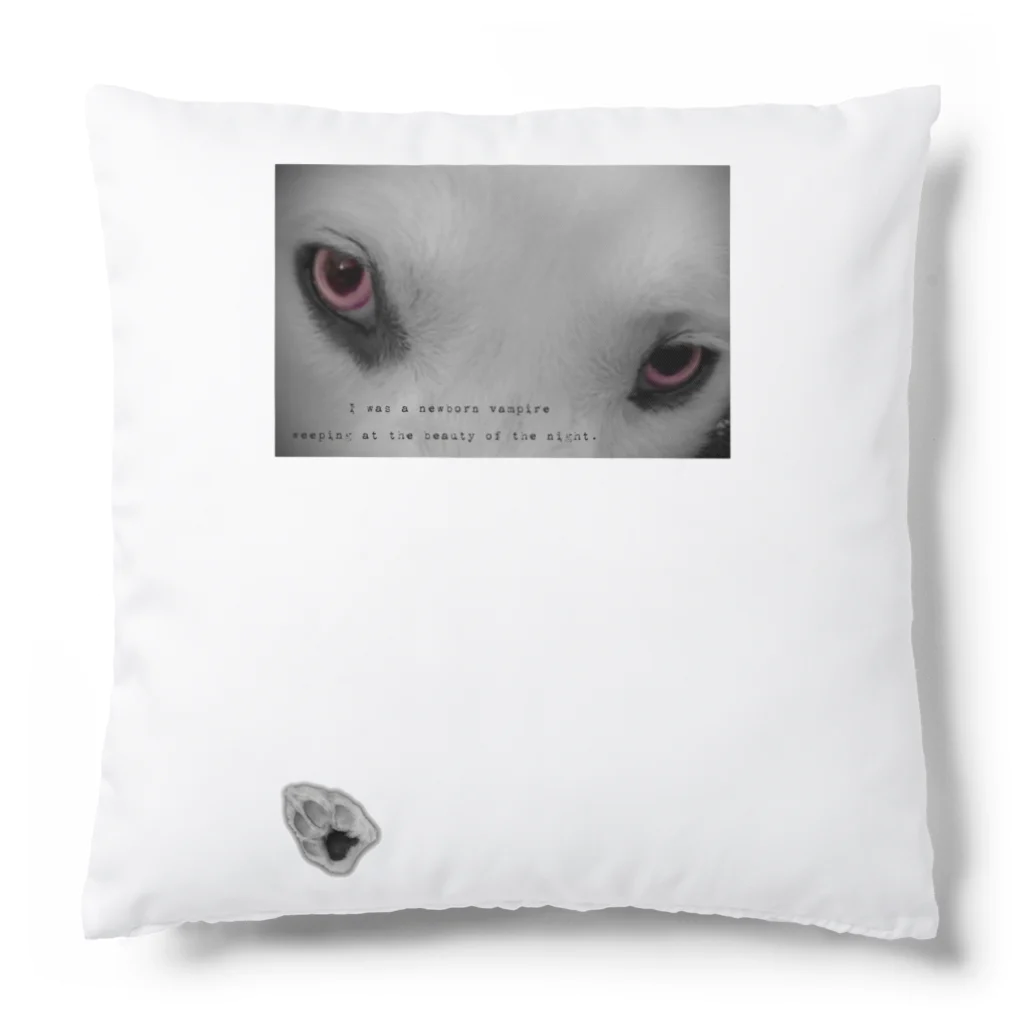 GONZO_のNewborn Vampire Cushion