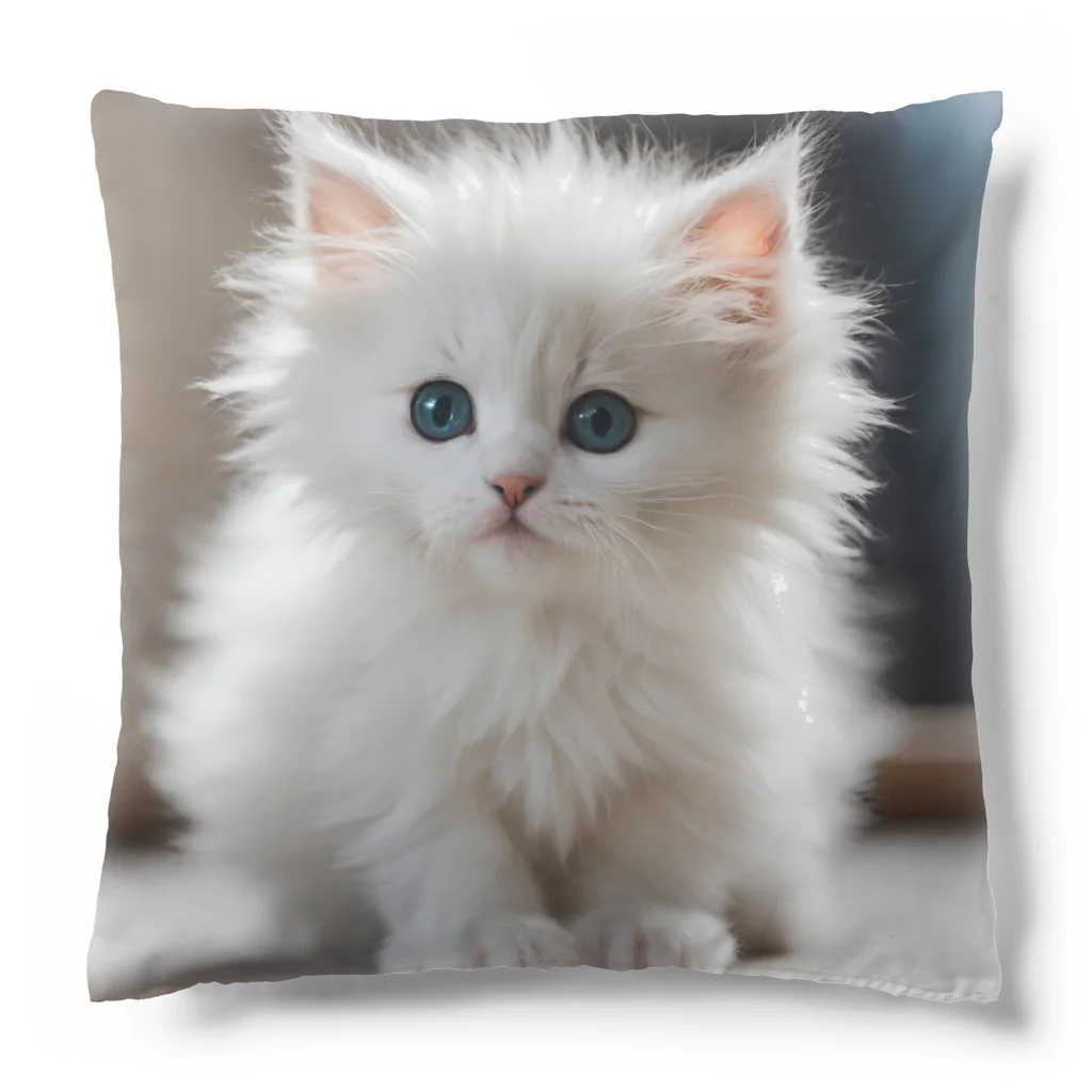 SkyBlueのキュートな子猫 Cushion