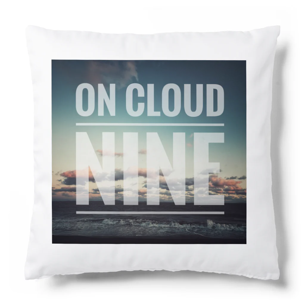 vのON CLOUD NINE クッション