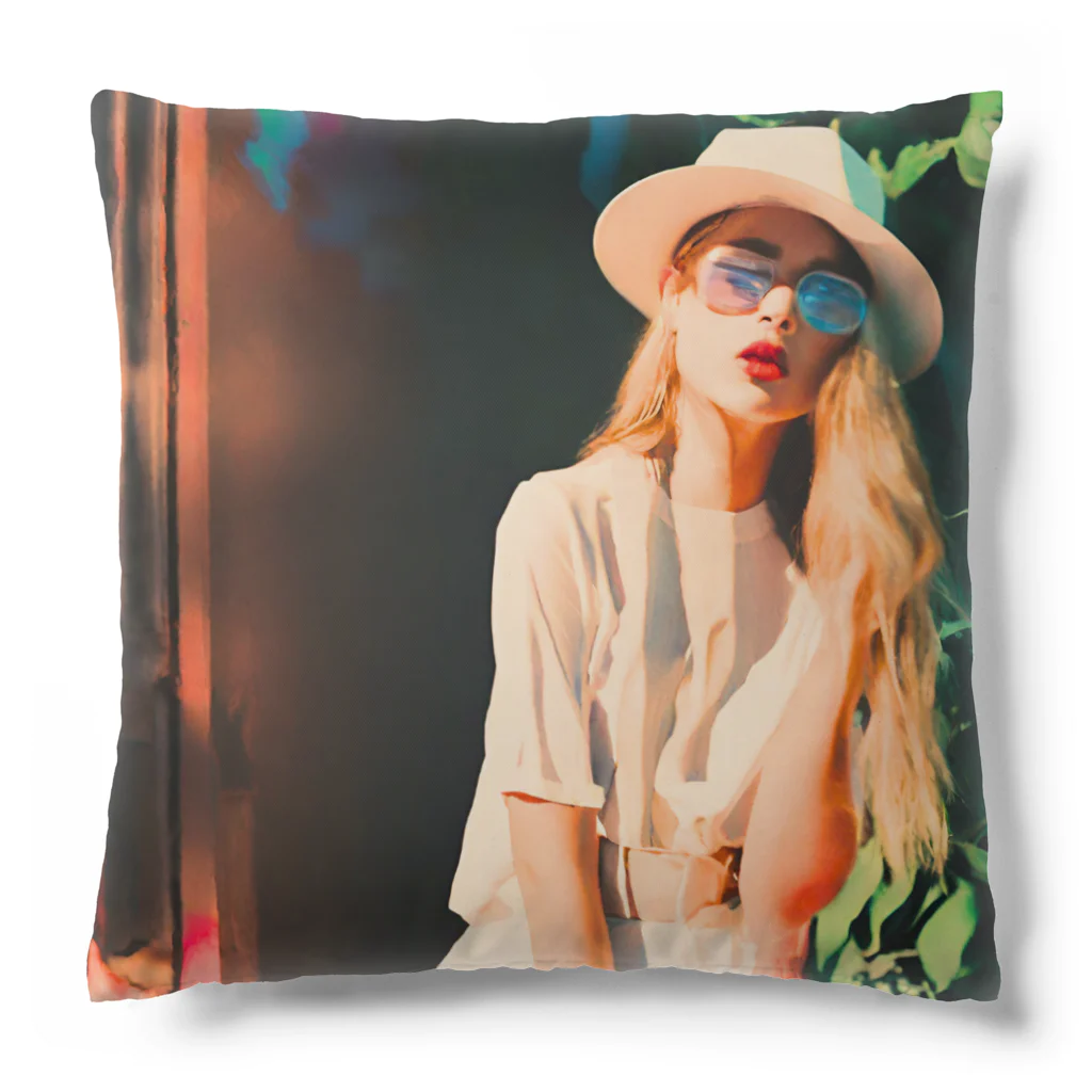 halpeeのgirl１ Cushion