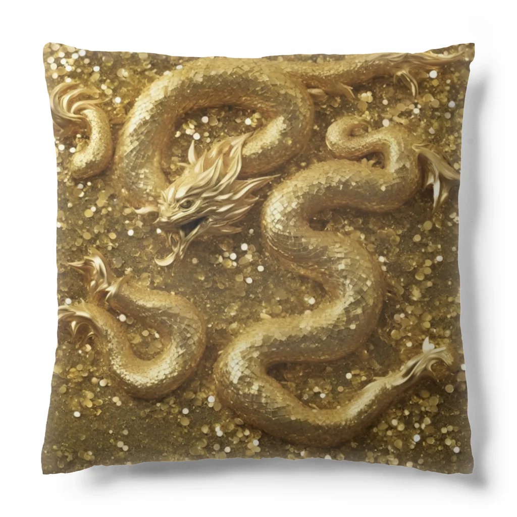 龍のエネルギーの煌めくゴールドドラゴン Cushion
