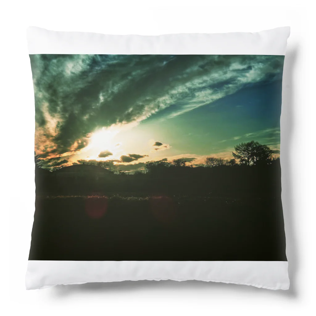 SHOPマニャガハの変わる空、変わる雲 Cushion