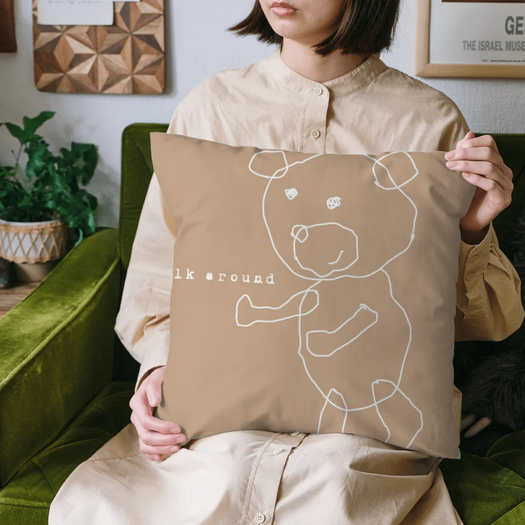 charlolのwalk around ベージュ Cushion