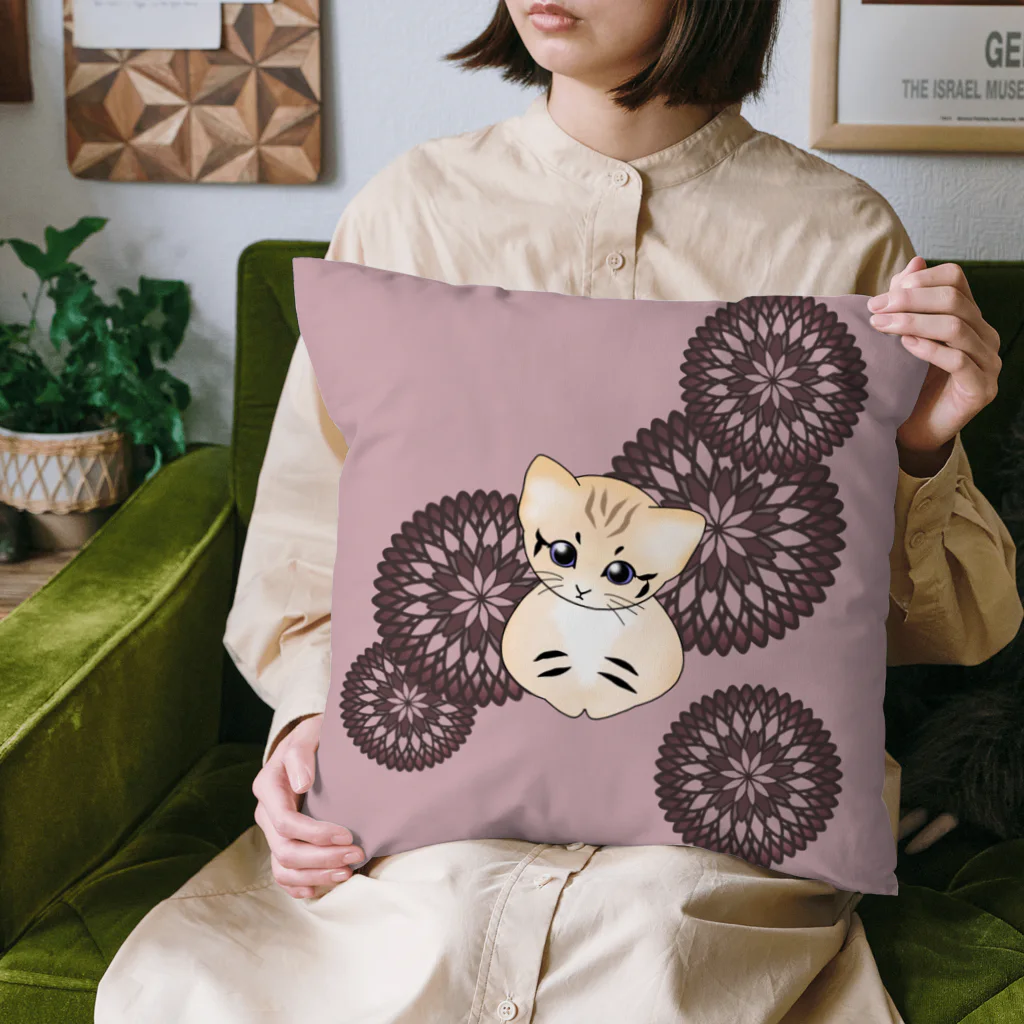 いろはにゃんこ堂の砂漠にいそうな猫さん（和柄/菊/あずき色） Cushion