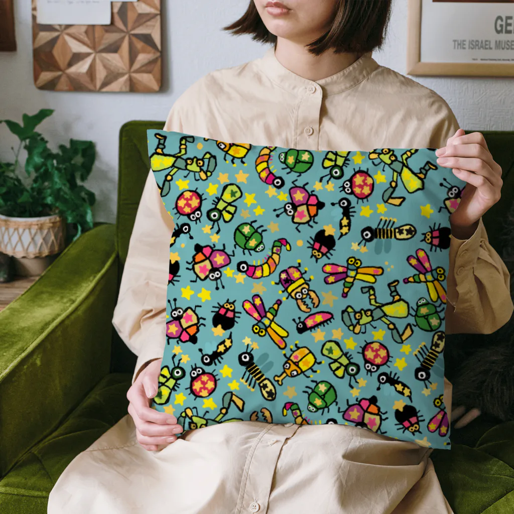 ぴょろりんちょ🐤の星柄の虫だらけクッション Cushion