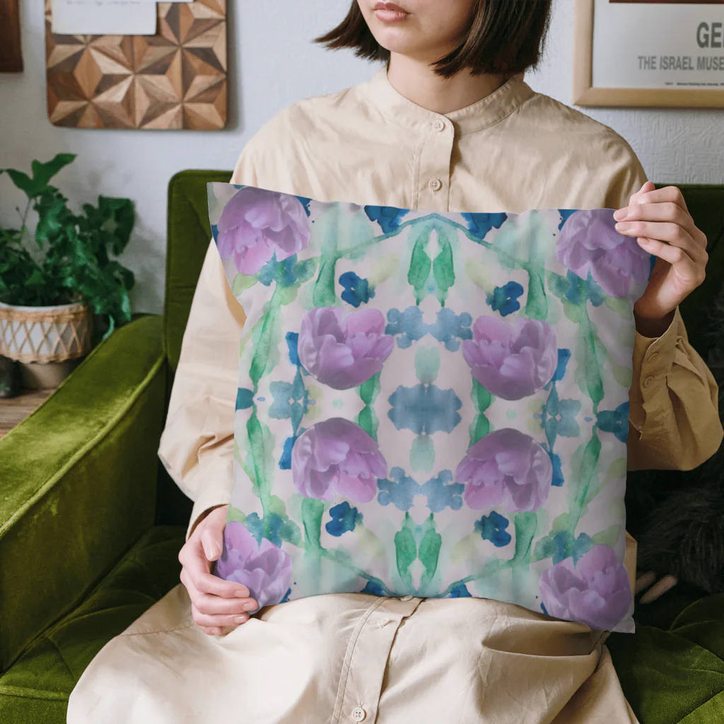 makiko_suginoのwith flowers  Cushion