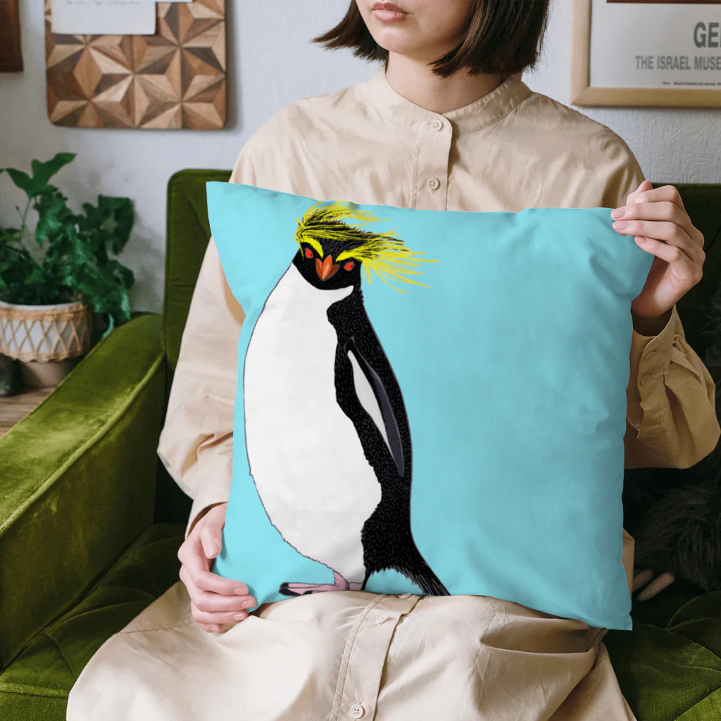 LalaHangeulの風に吹かれるイワトビペンギンさん(文字無しバージョン Cushion