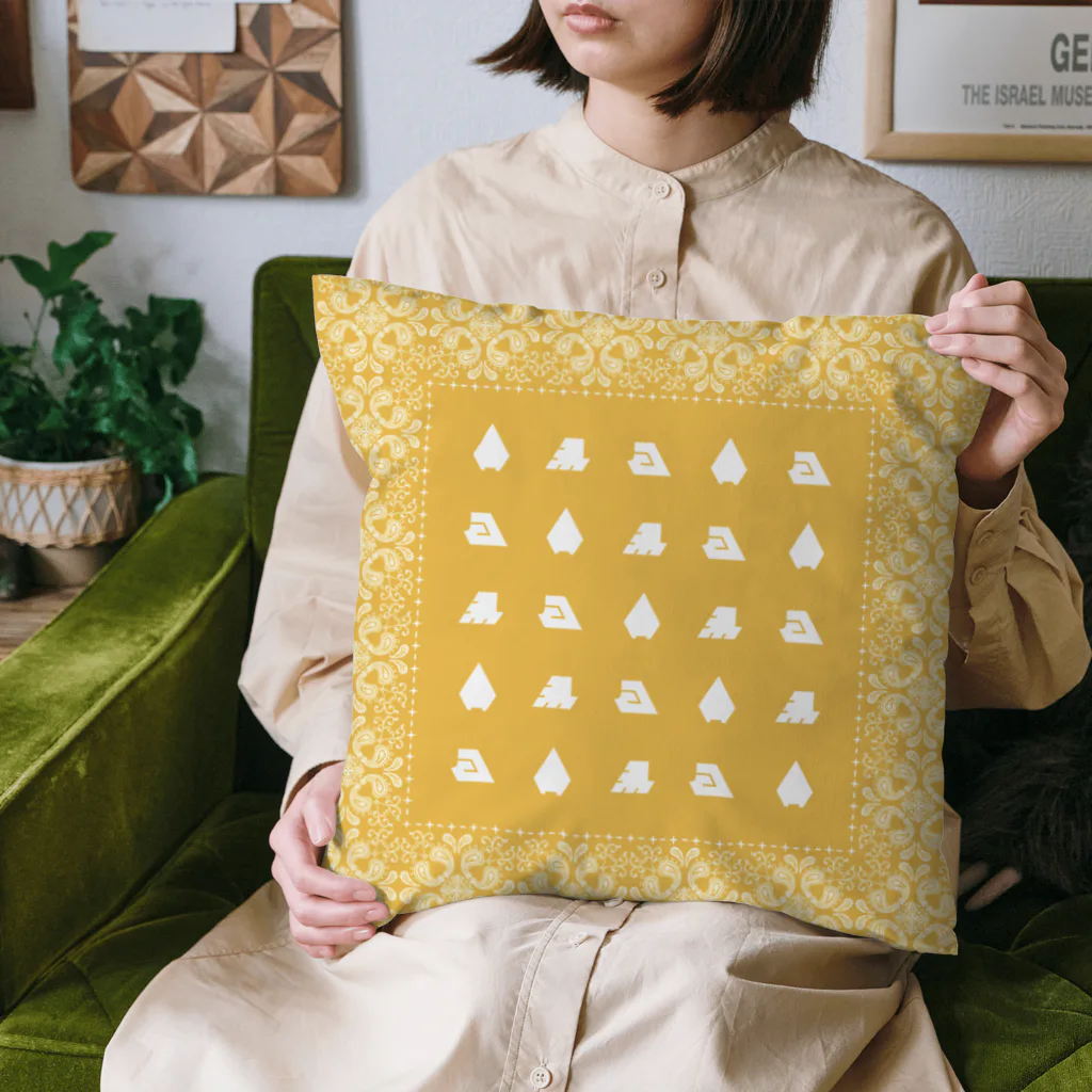 獣山学園 犬ぞり部のBandana & Cushion AMBER Cushion