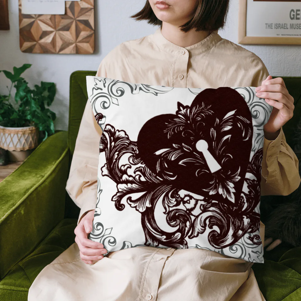 Aya's Papercutting Worksのハートとスペードのクッション Cushion