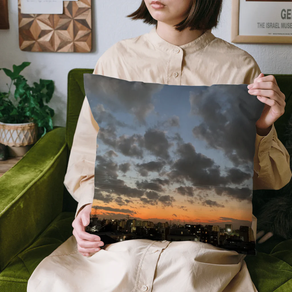 スギノワカバの空（雲多め） Cushion