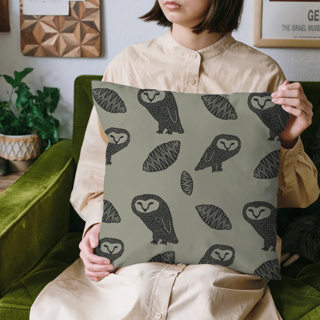 Yellow_Sparrowのめんふくろう Cushion