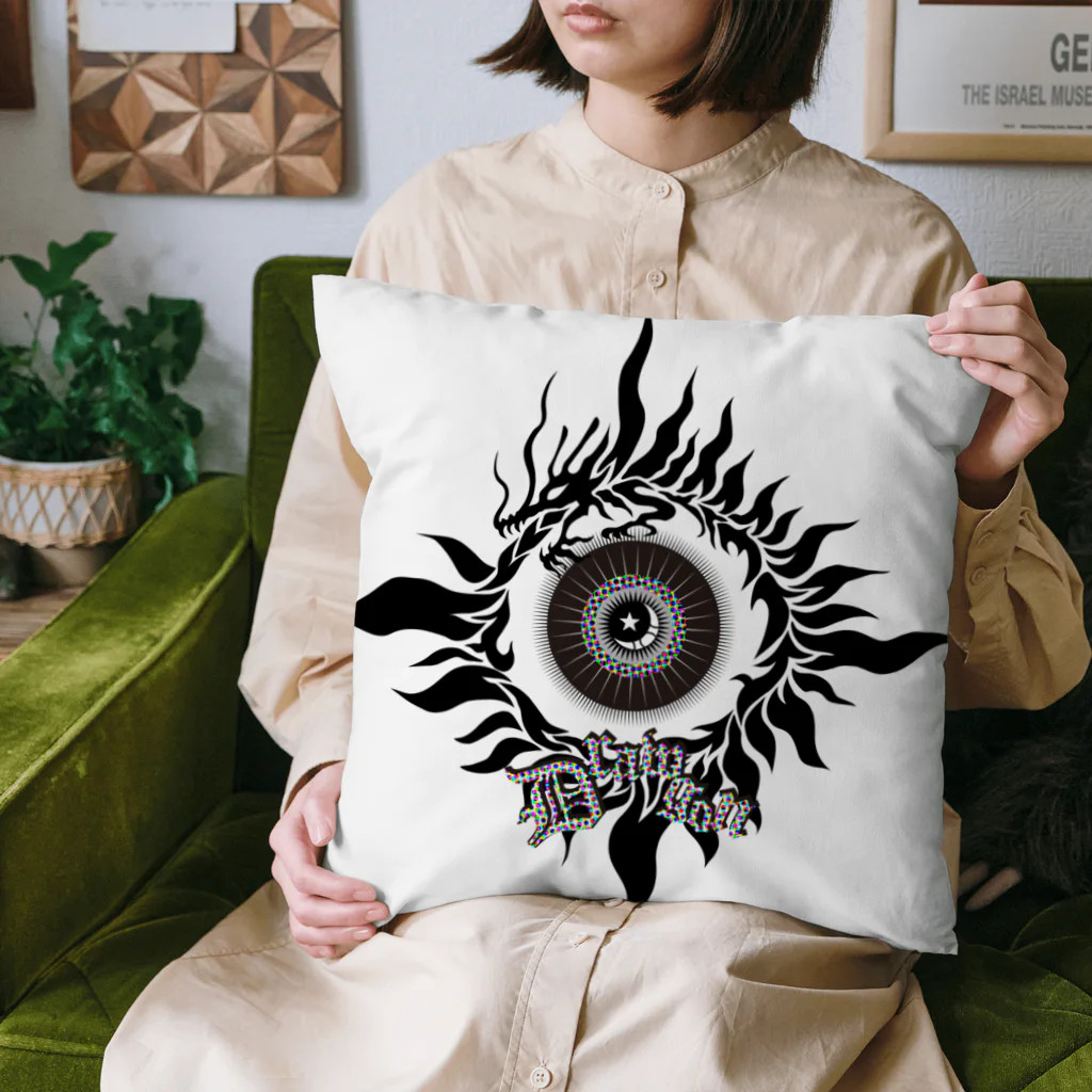 DrawgonのOuroboros Black Cushion