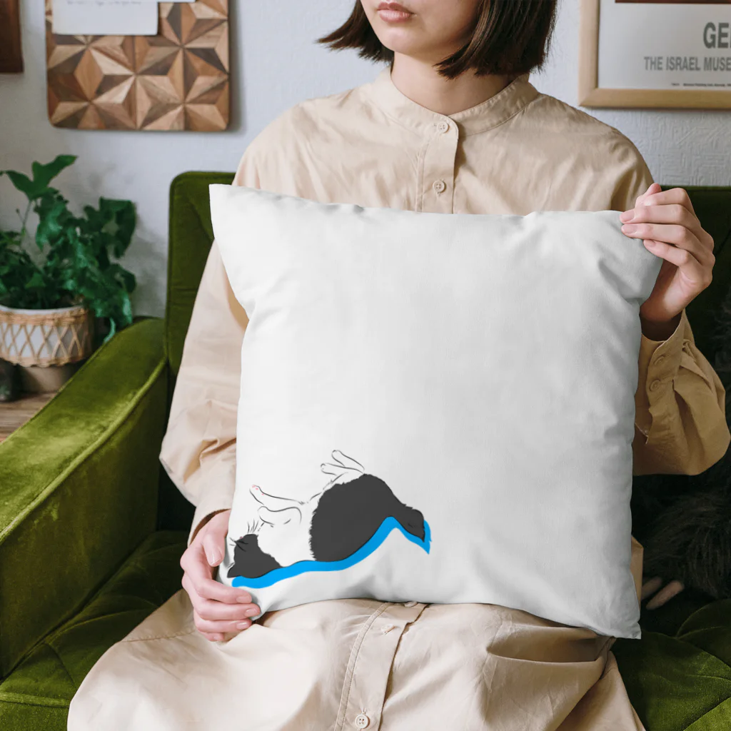 うらめし屋　の猫が落ちてる Cushion