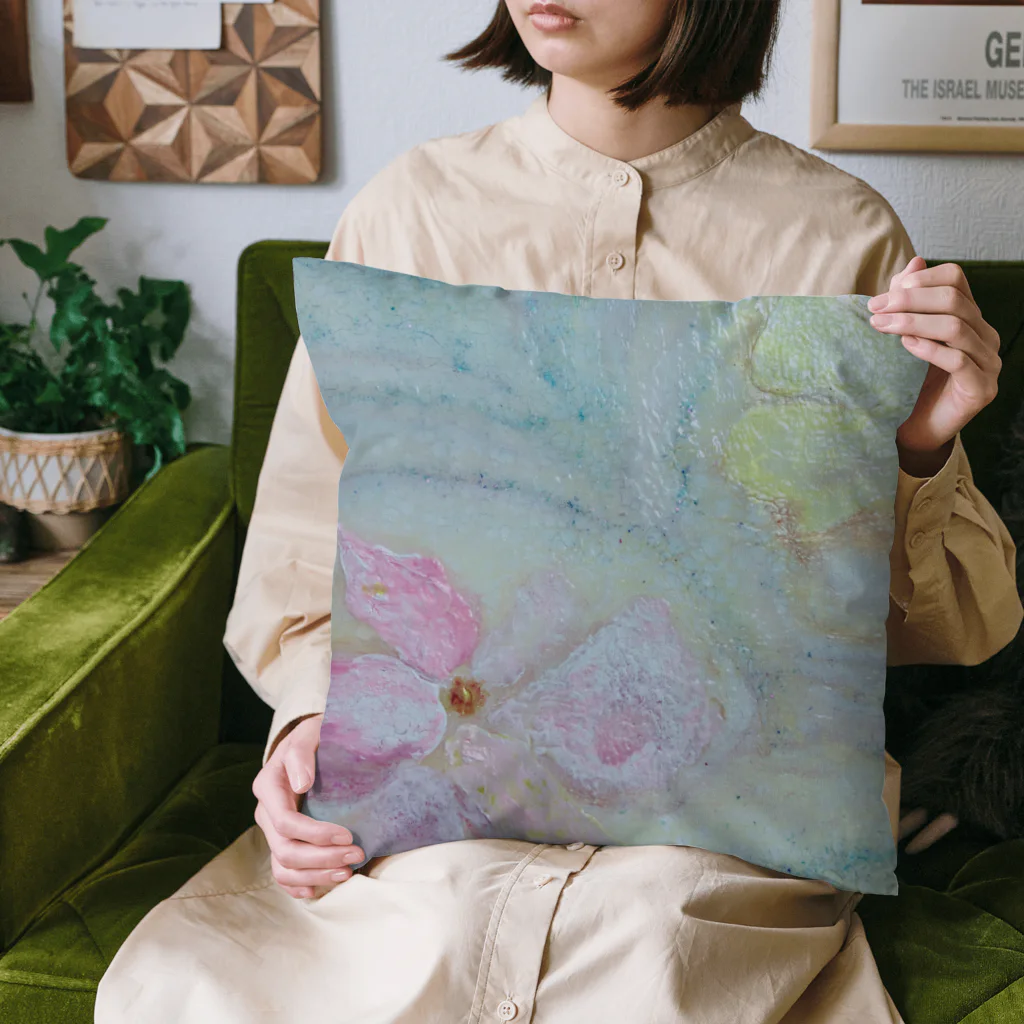 Mitsukoの水面に浮かぶ花 Cushion