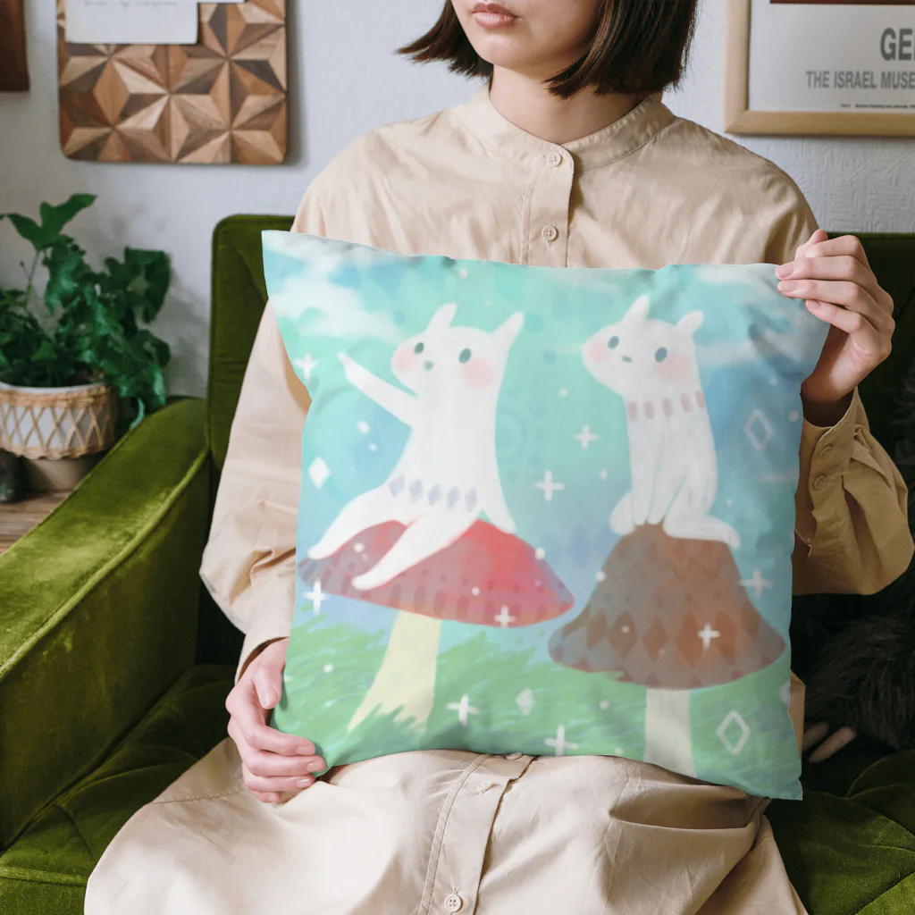 スプラウトのキノコと白い生き物 Cushion