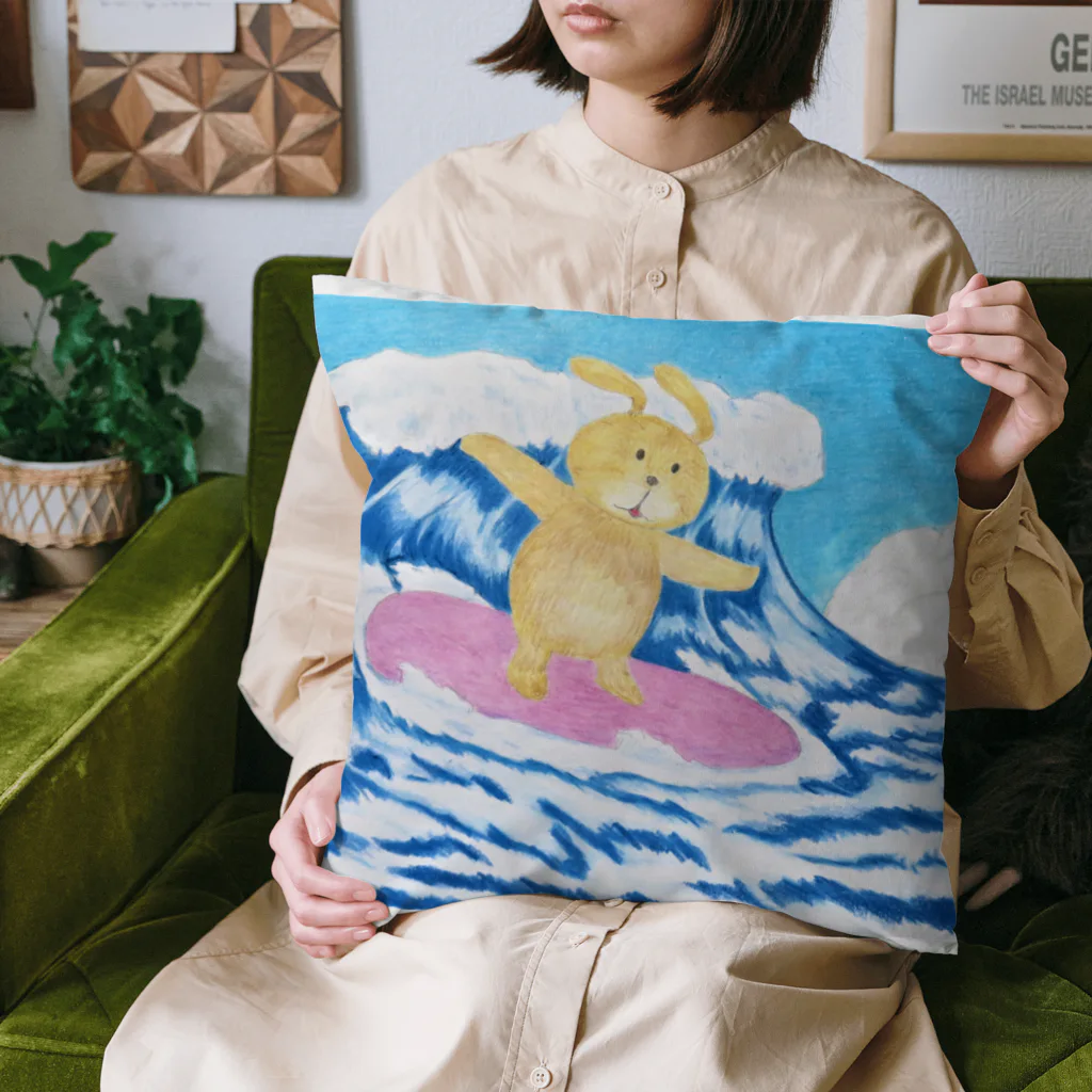 Aki Sekaiの世界のうさ太サーフィン Cushion