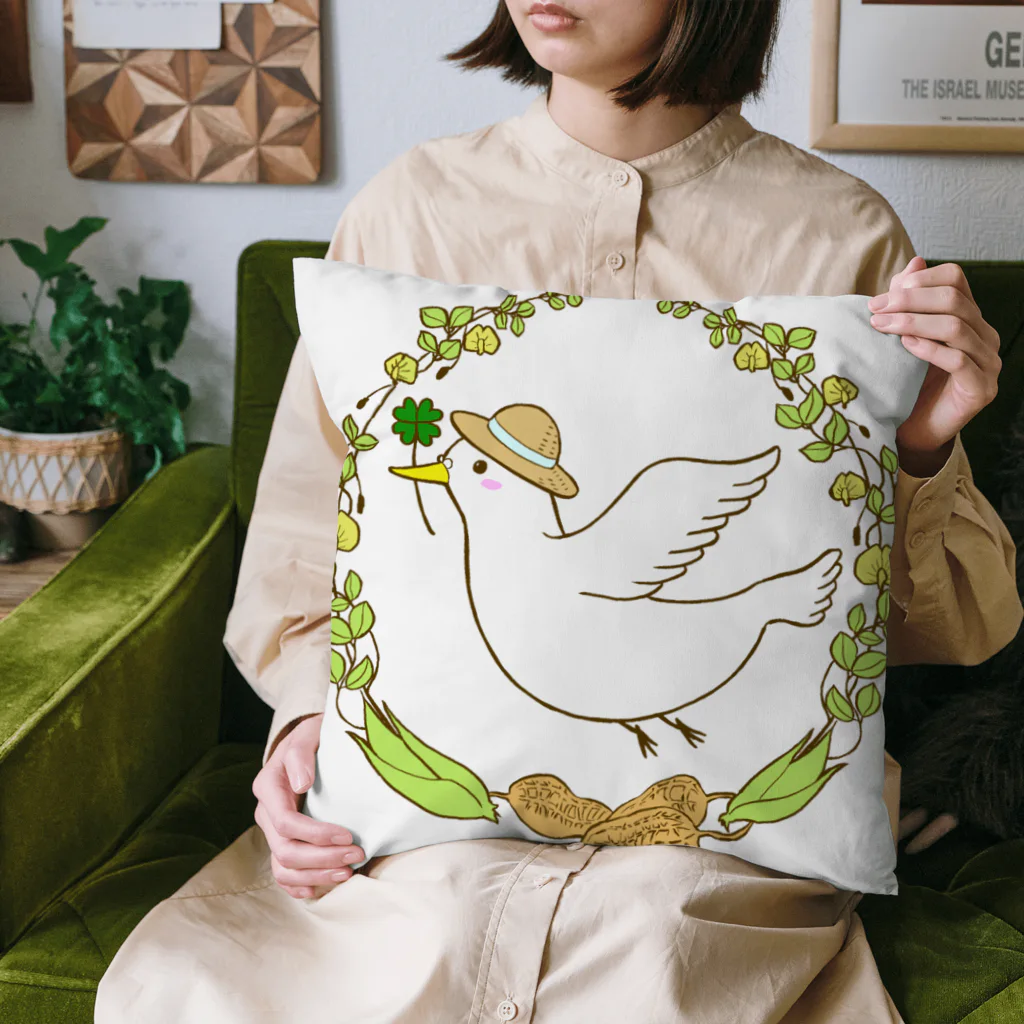 mizusa_artのみんなに幸せを届ける渡辺さん Cushion