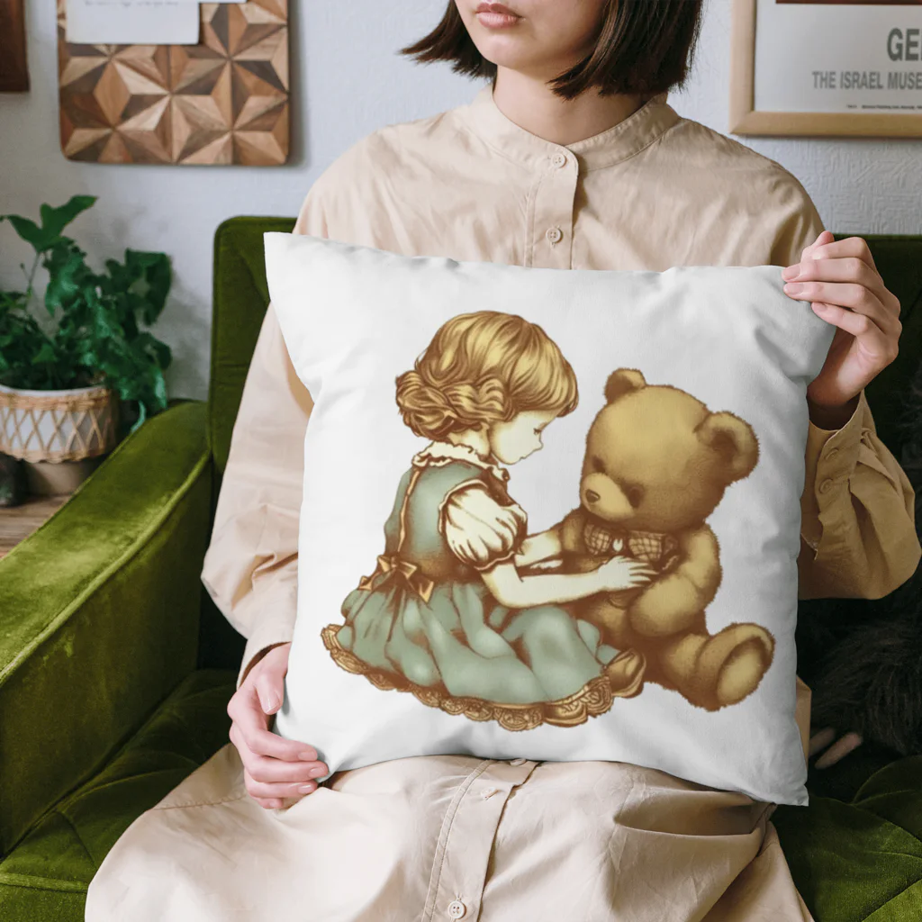 くまさんのおうちのアンティークな女の子とテディベア Cushion