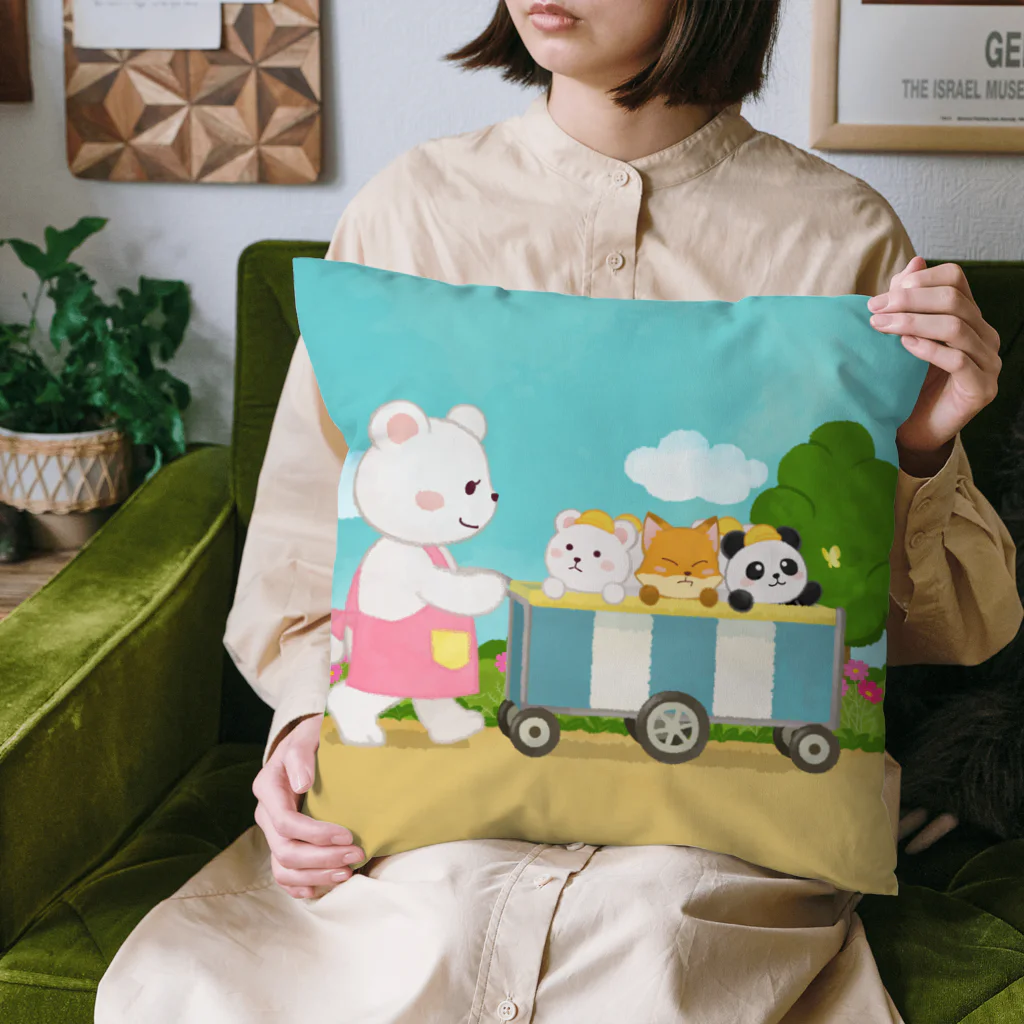 アプリコワークスのくまちゃん・みんなでお散歩 Cushion