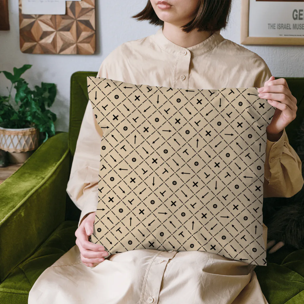 Land and House Investigatorの境界標モノグラム（ベージュ） Cushion