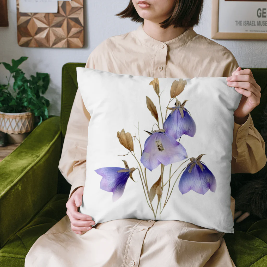 Atelier Petrichor Forestのキキョウ Chinese bellflower クッション