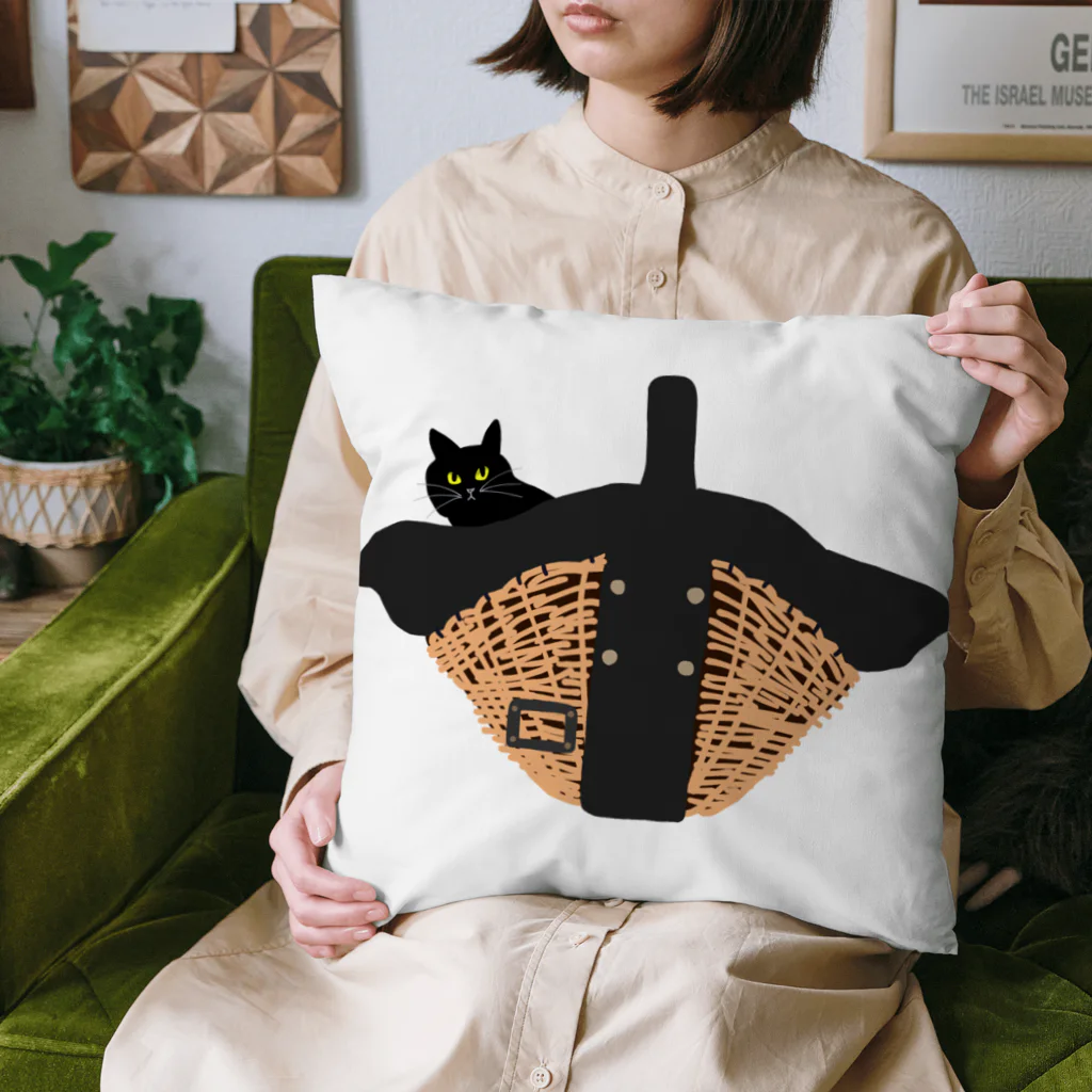 小鳥と映画館のカゴバッグと黒猫 Cushion