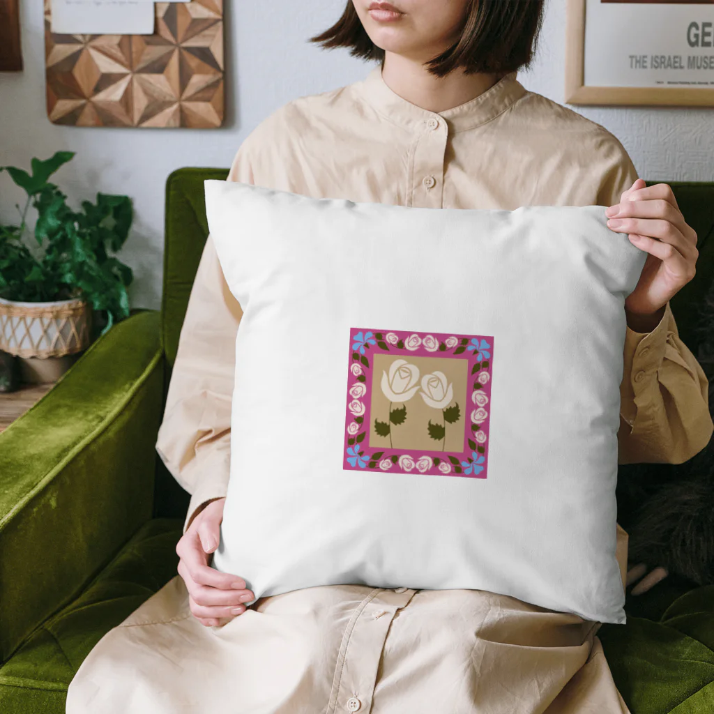 シンプルライフの可愛らしい花模様グッズ Cushion