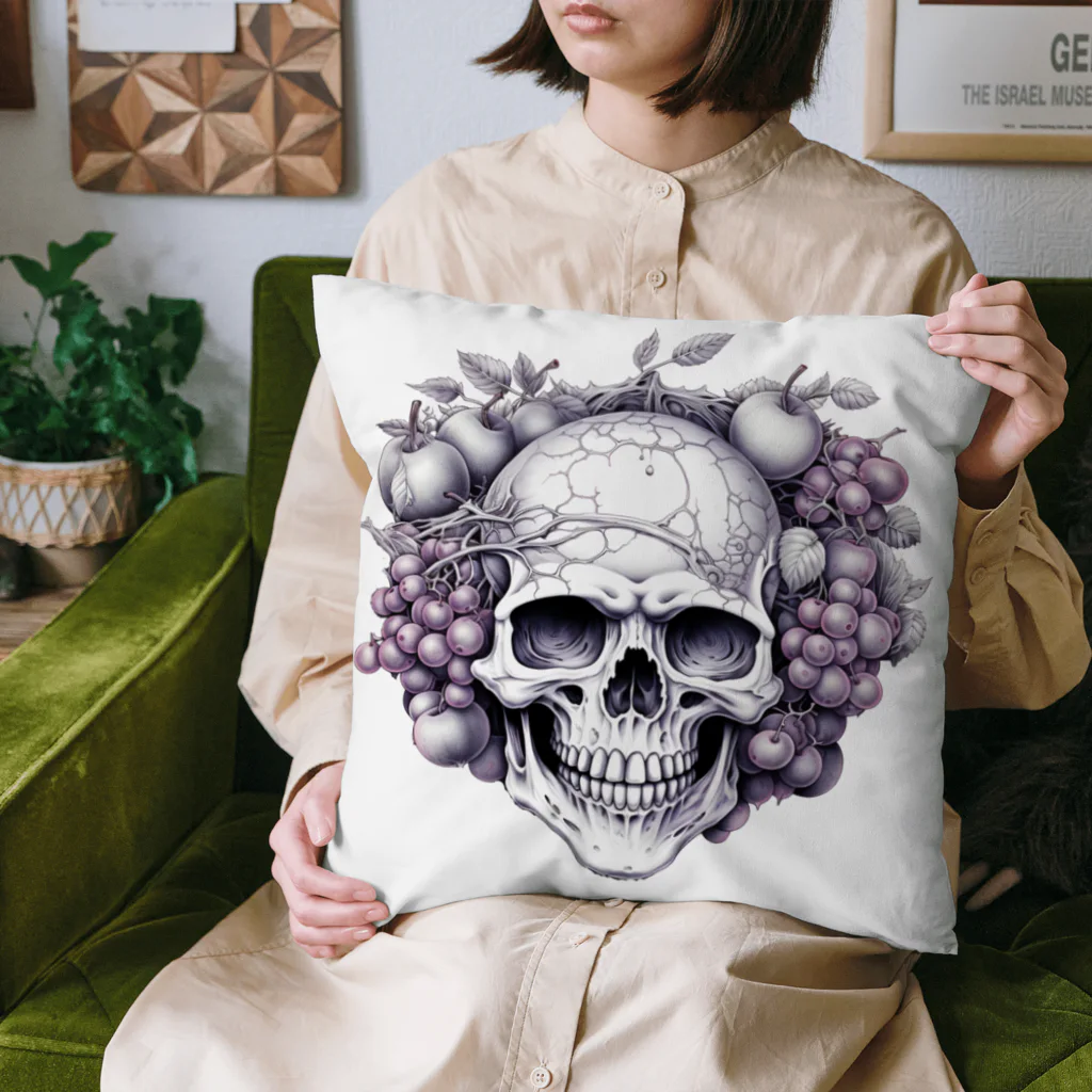 LCOMLのフルーツに囲まれたSKULL Cushion