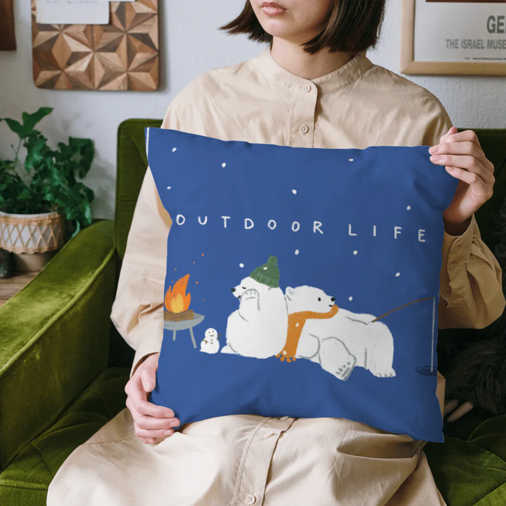 kiki25のアウトドアライフを満喫する白くま(冬) (青)   Cushion