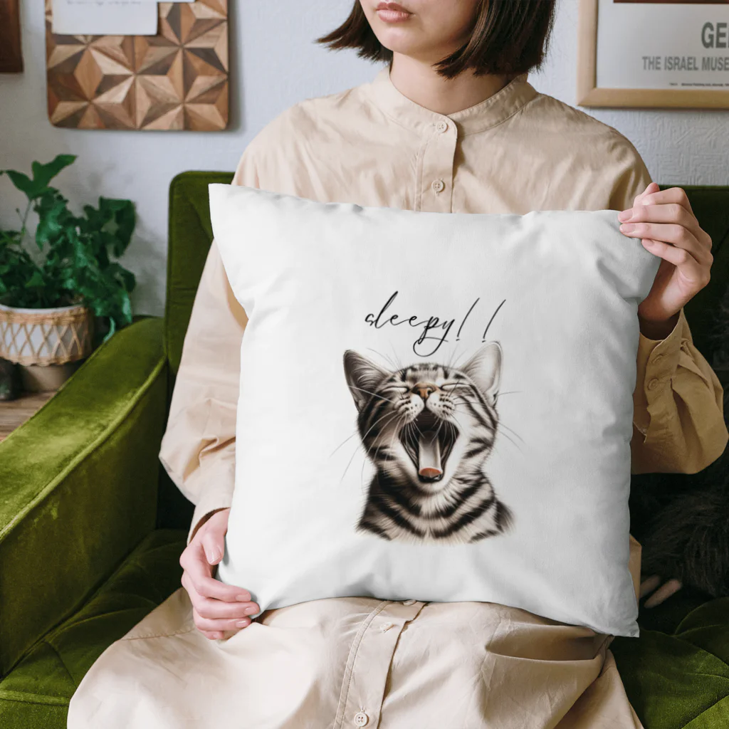 はんなり女史の眠たい猫 Cushion