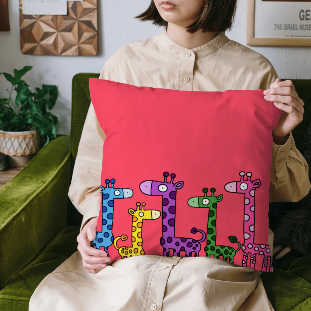 T&S.TWINS.ART.SHOPのカラフルGIRAFFE Cushion