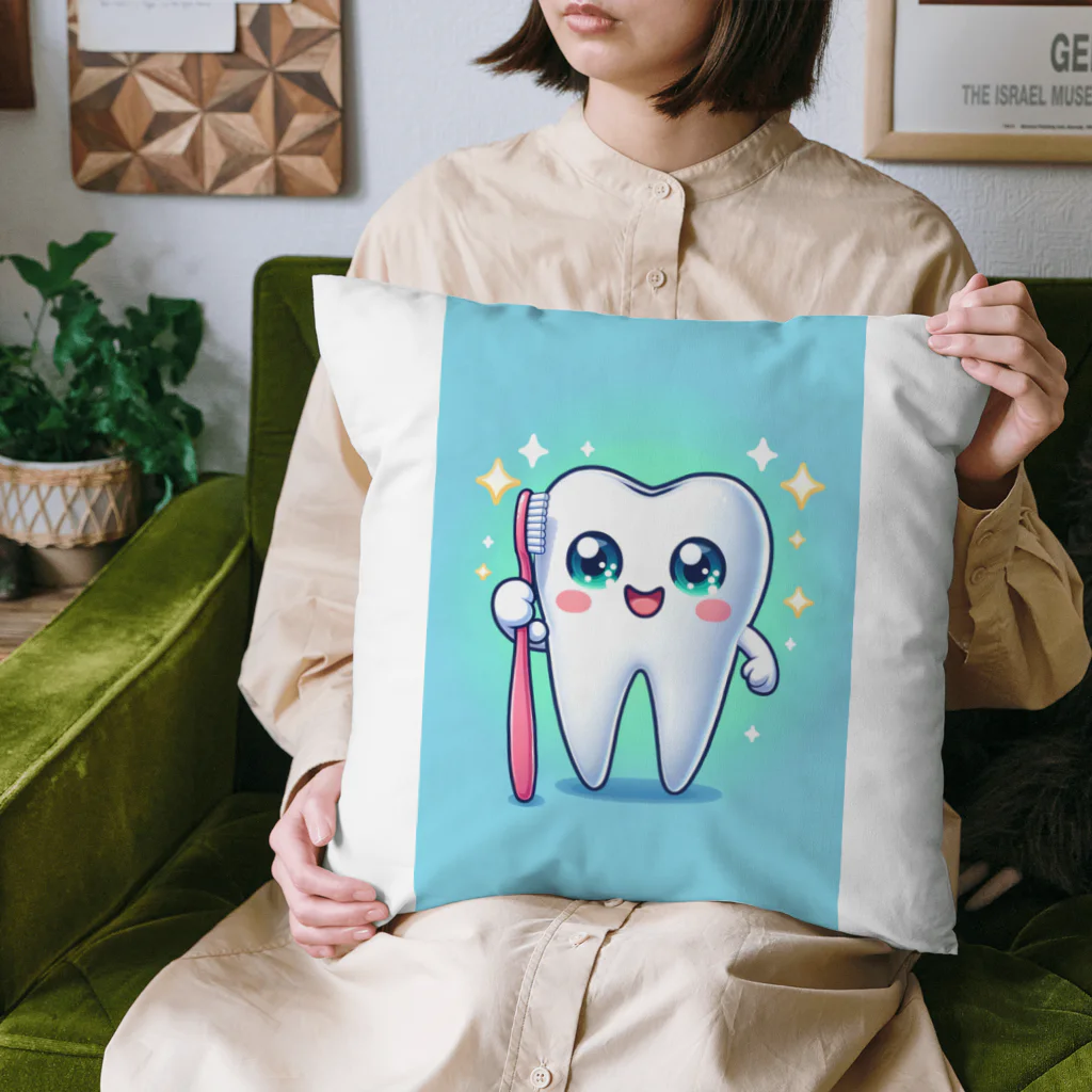 kuma310のカワイイ歯のキャラクターが登場！ Cushion