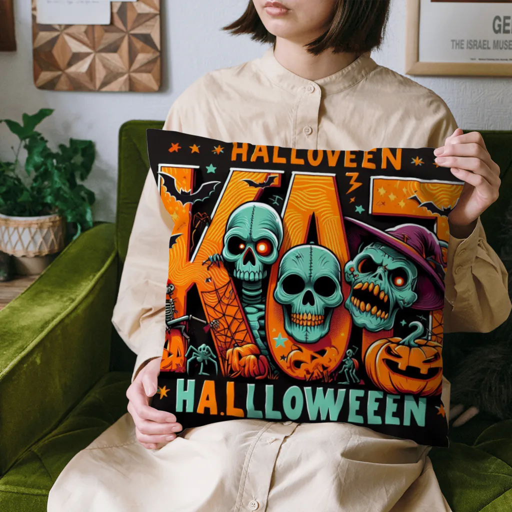 k.a.u.j.7のおしゃれでユニークなハロウィンの風景が広がります Cushion