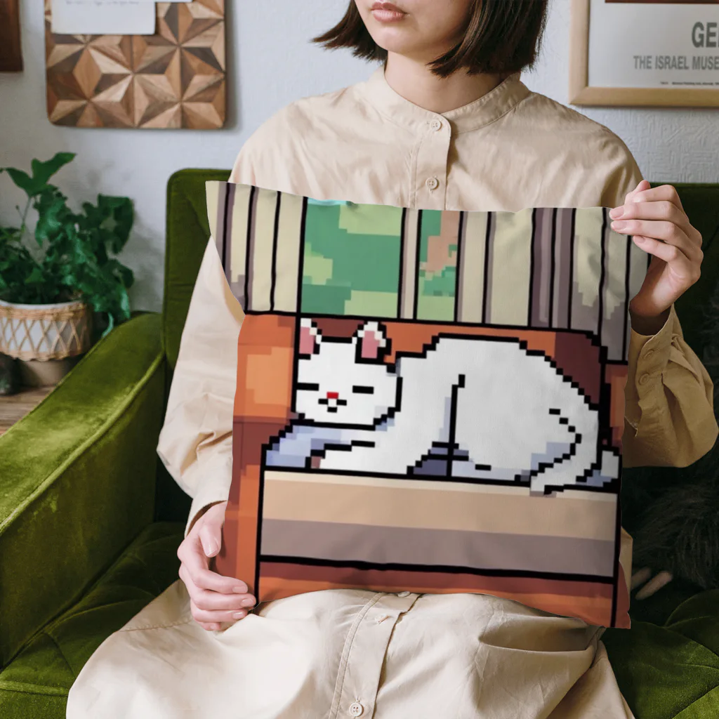 ネコナデール・ニャンコスキーのくつろぐ猫 Cushion