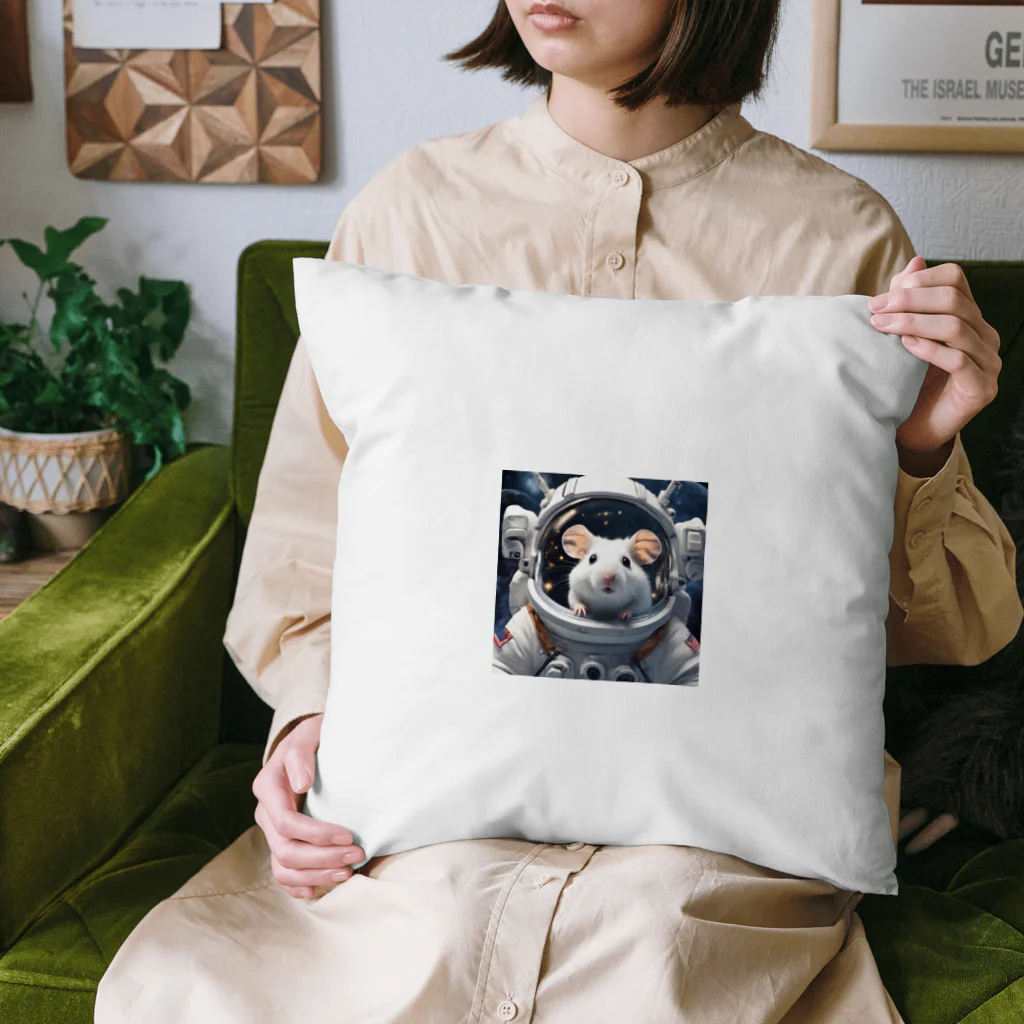 しろはむの宇宙旅行する白いハムスター Cushion